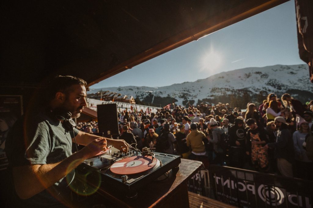 the ronnie loves music festival, 5 days of live music, outside on the pistes